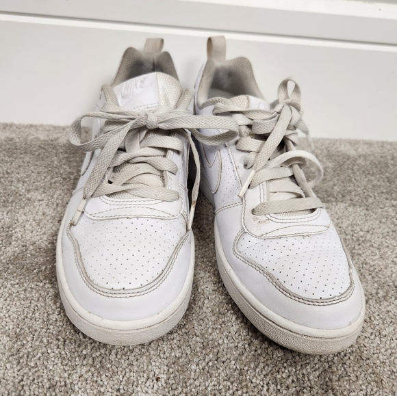 Nike Court Borough Low Triple White Low Top Sneaker Skate Shoes Size Youth 5.5 - Picture 4 of 8